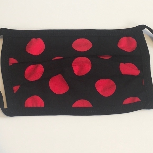 🎉 SALE Polka Dot Face Masks - Picture 3 of 3